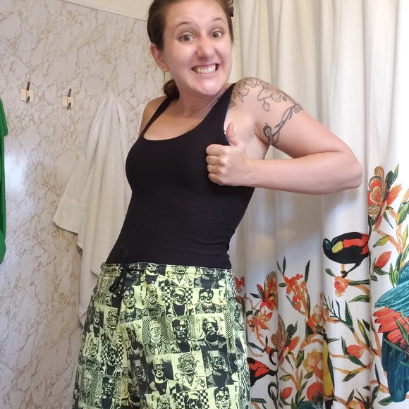 Consignment shopperaholic Amber - Picture 3 of 4